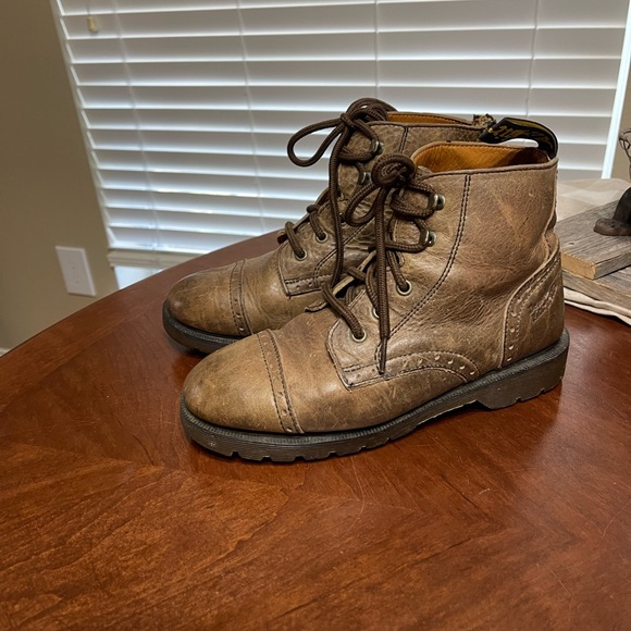 Dr. Martens 8125 Brogue Cap Toe Boots  Vintage Old Money M 6 W 8 * read main image 7